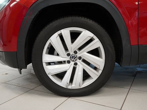 Used 2021 Volkswagen Atlas Cross Sport SE w/ Panoramic Sunroof Package image 17