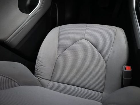 Used 2023 Toyota Highlander LE FWD image 14