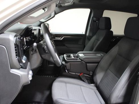 New 2026 GMC Sierra 1500 SLE image 18