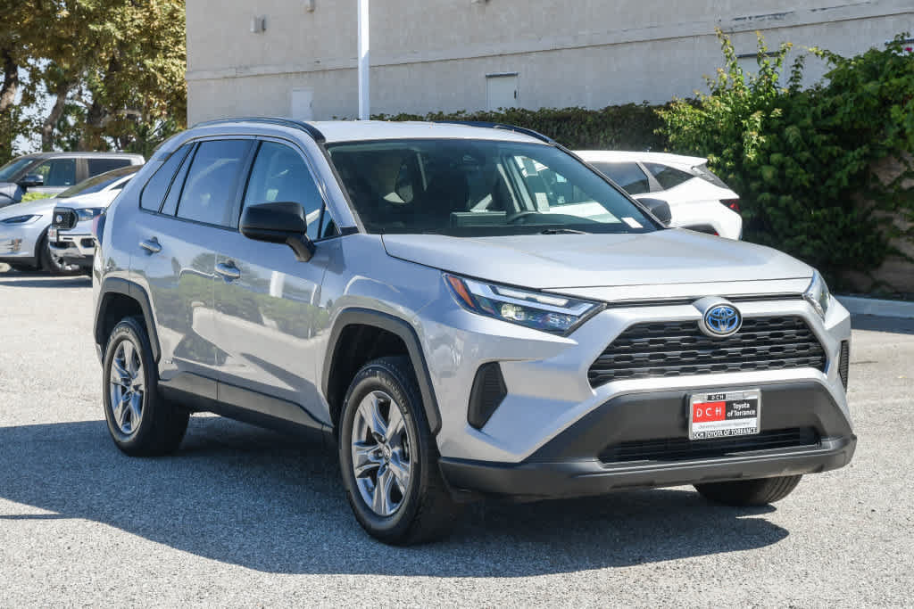 Certified 2024 Toyota RAV4 LE AWD/4WD image 3