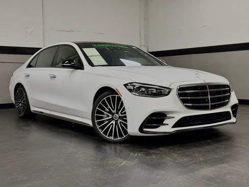 Used 2024 Mercedes-Benz S 580 4MATIC Sedan image 2