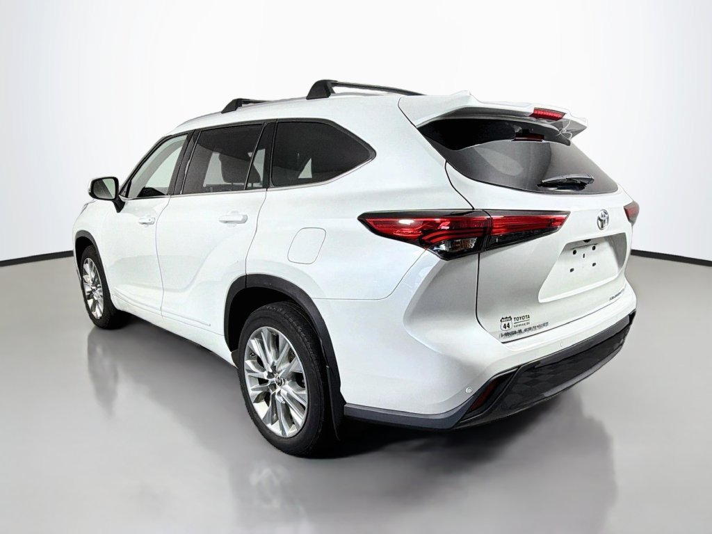 Used 2023 Toyota Highlander Limited AWD/4WD image 4