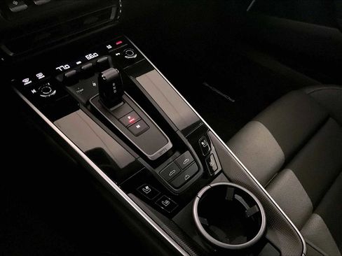 Used 2021 Porsche 911 Carrera image 20