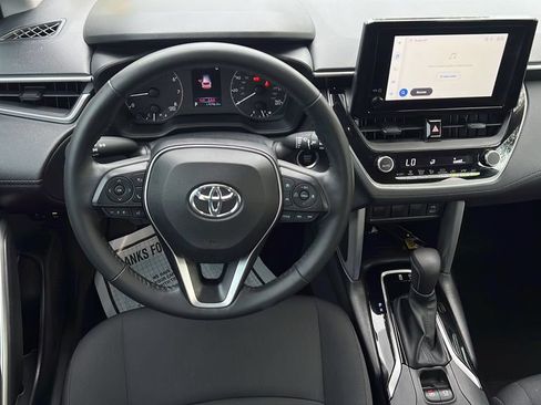 Used 2023 Toyota Corolla Cross LE FWD image 12
