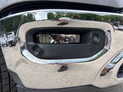 Used 2020 RAM 1500 Laramie AWD/4WD image 12