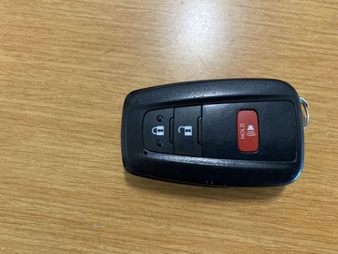 Used 2024 Toyota RAV4 XLE AWD/4WD image 35