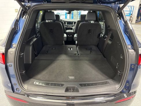 Used 2023 Buick Enclave Essence AWD/4WD image 44