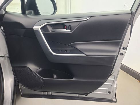 Used 2025 Toyota RAV4 XLE image 26