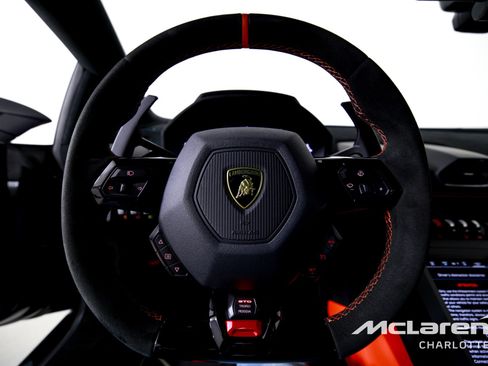 Used 2022 Lamborghini Huracan STO RWD image 13