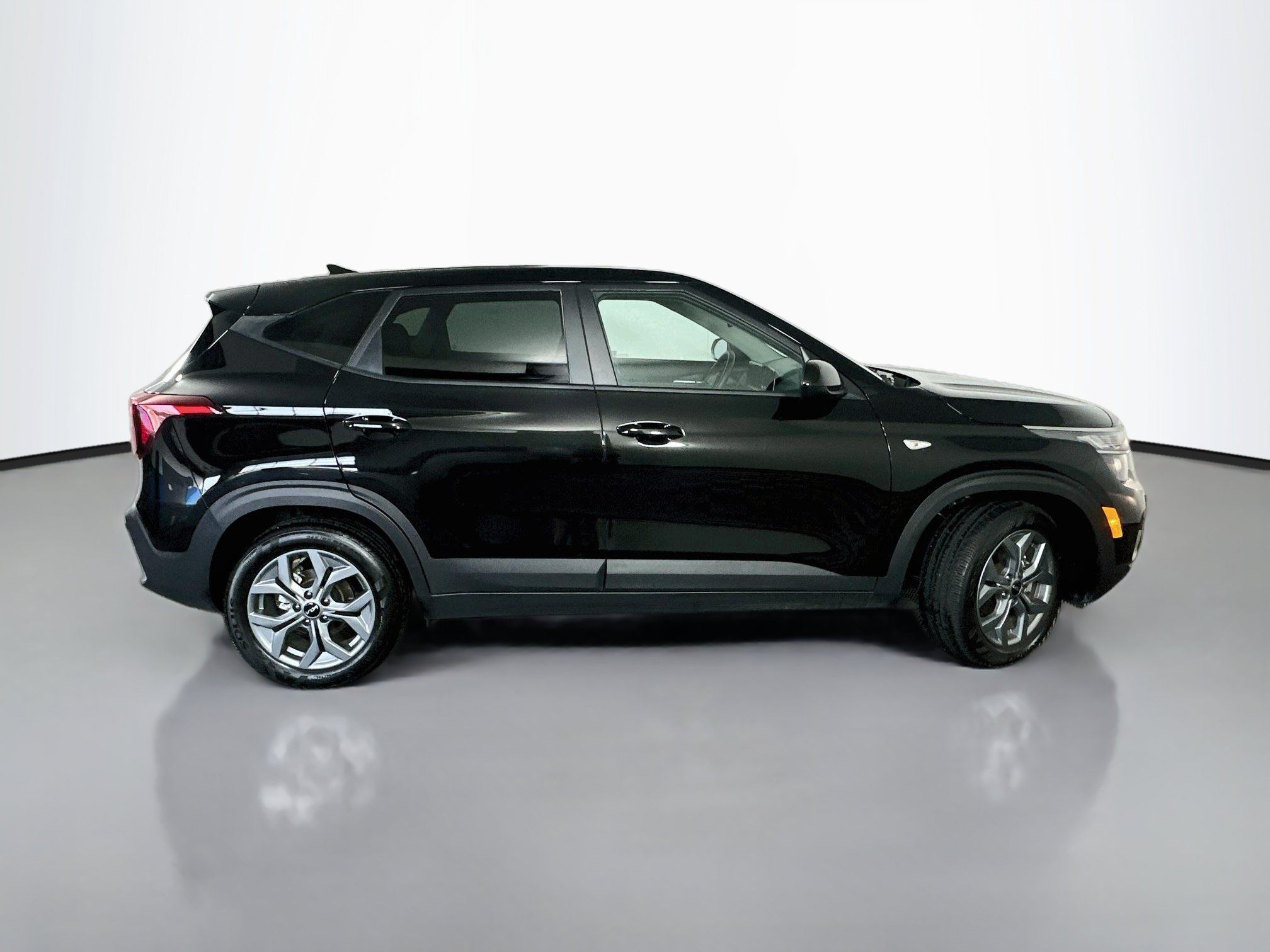 Certified 2026 Kia Seltos LX FWD image 8