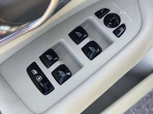 Certified 2024 Volvo XC90 T8 Plus w/ Protection Package Premier image 19