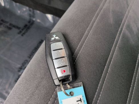 Used 2022 Mitsubishi Outlander SE AWD/4WD image 32