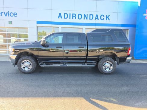 Used 2024 RAM 2500 Tradesman w/ Chrome Appearance Group AWD/4WD image 8
