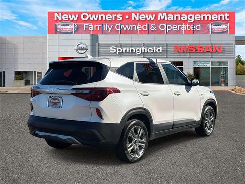 Used 2023 Kia Seltos LX image 5