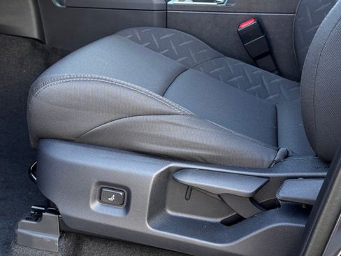 Used 2025 Toyota Tacoma SR5 AWD/4WD image 11