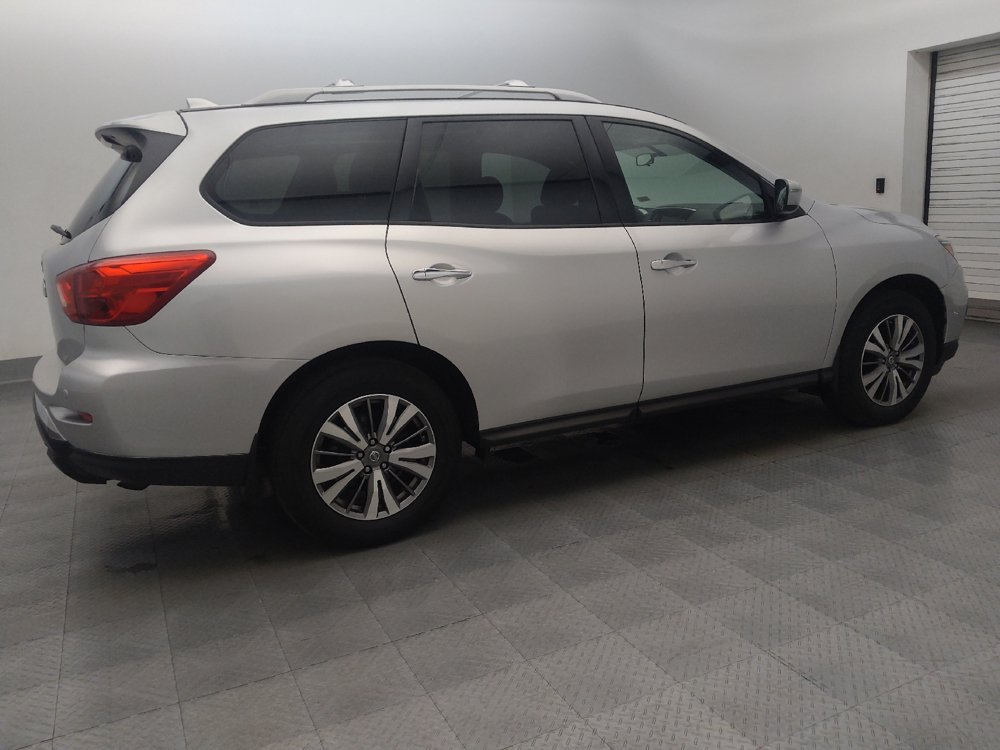 Used 2019 Nissan Pathfinder S FWD image 10