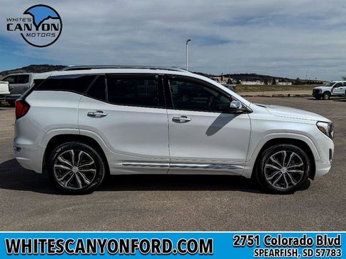 Used 2020 GMC Terrain Denali w/ Denali Premium Package AWD/4WD image 11