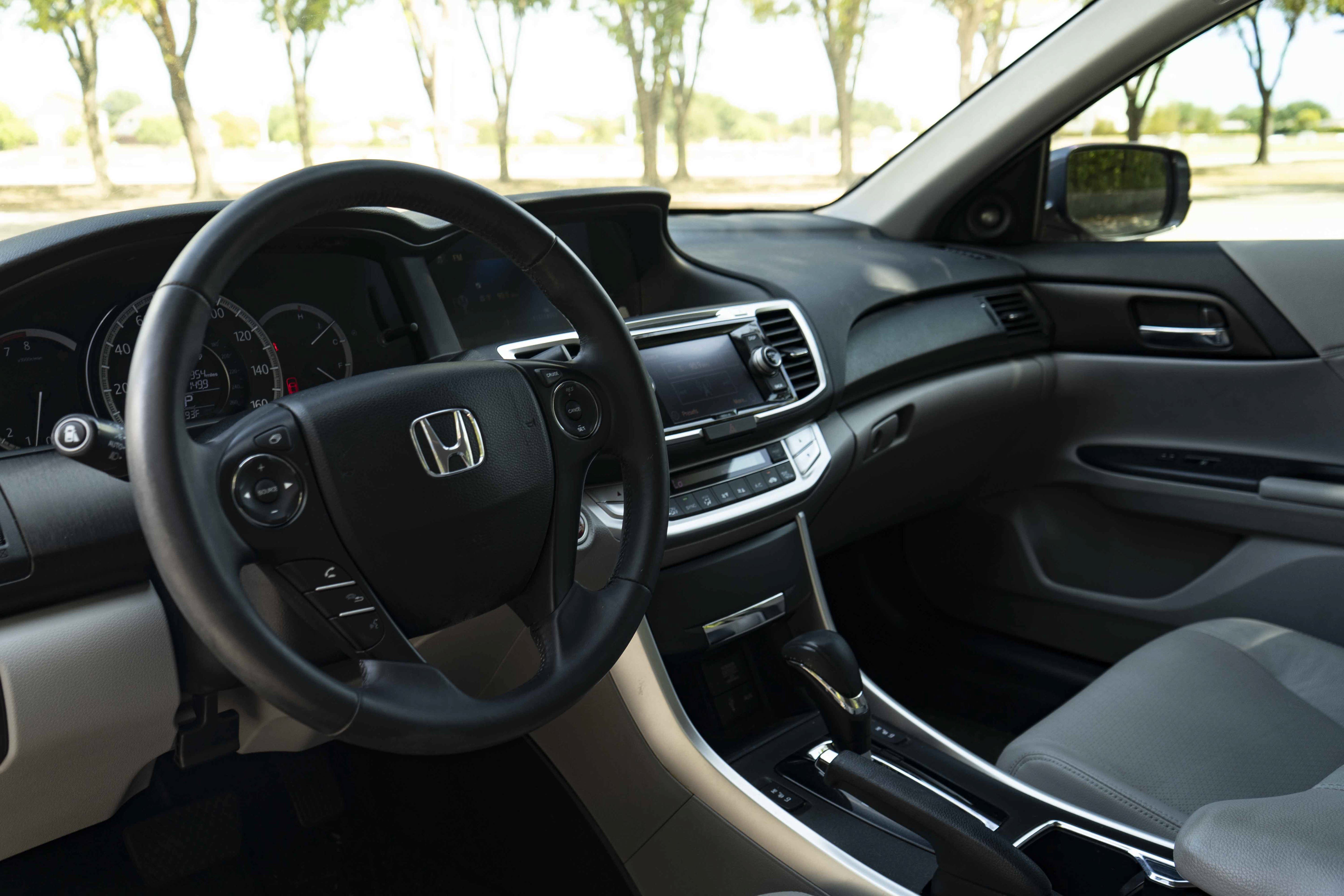 Used 2015 Honda Accord EX-L image 16