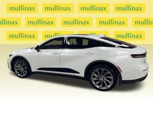 Used 2025 Toyota Crown Limited image 12