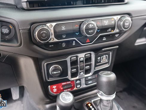 Used 2025 Jeep Gladiator Rubicon w/ Steel Bumper Group AWD/4WD image 20