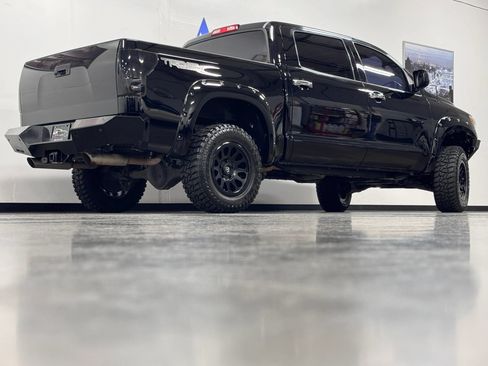 Used 2013 Toyota Tundra Limited w/ Memory Pkg AWD/4WD image 5
