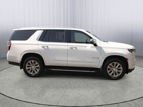 Used 2024 Chevrolet Tahoe Premier AWD/4WD image 25