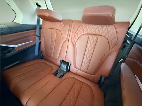 Used 2021 BMW X7 xDrive40i w/ Premium Package 2 image 35