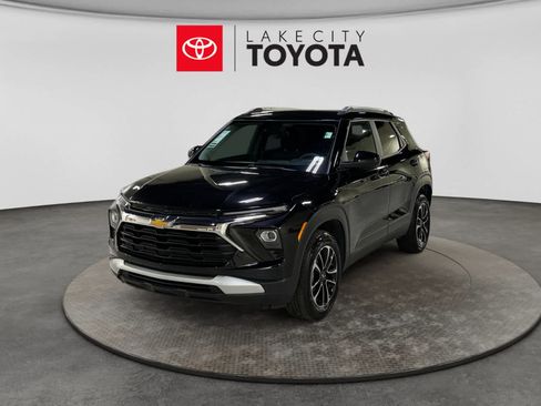 Used 2025 Chevrolet TrailBlazer LT AWD/4WD image 1