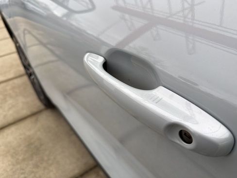 Used 2025 Ford Escape SE image 9