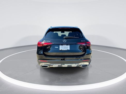 Used 2024 Mercedes-Benz GLC 300 4MATIC image 7