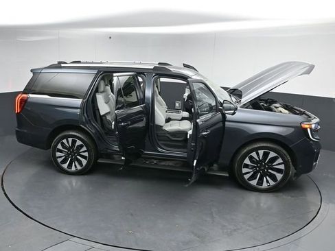 Certified 2025 Ford Expedition Platinum w/ Driver's Package AWD/4WD image 51