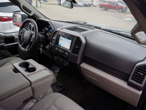 Used 2019 Ford F150 XLT image 32