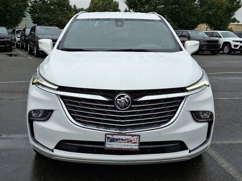 Used 2024 Buick Enclave Premium image 8