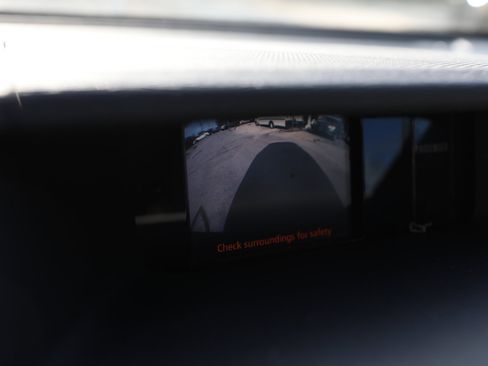 Used 2011 Toyota Sienna LE image 19