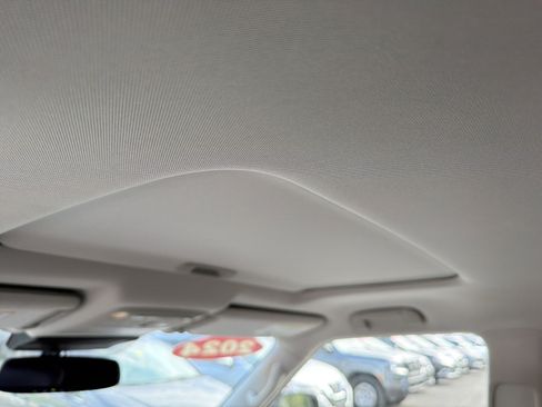 Used 2024 Nissan Armada SL w/ Captain's Chairs Package AWD/4WD image 14