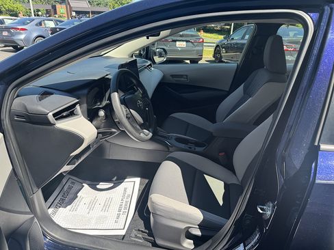 Used 2023 Toyota Corolla LE w/ Carpet Mat Package (TMS) FWD image 8