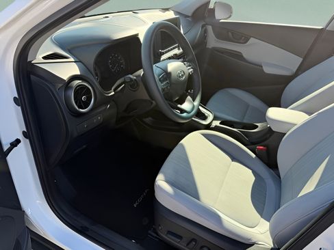 Used 2023 Hyundai Kona SEL FWD image 9