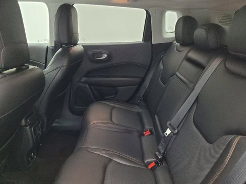 Used 2018 Jeep Compass Limited w/ Navigation Group AWD/4WD image 18