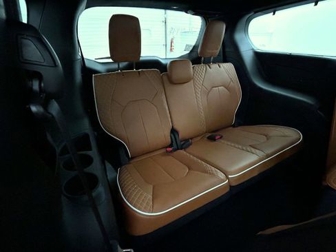 New 2026 Chrysler Pacifica Pinnacle image 18