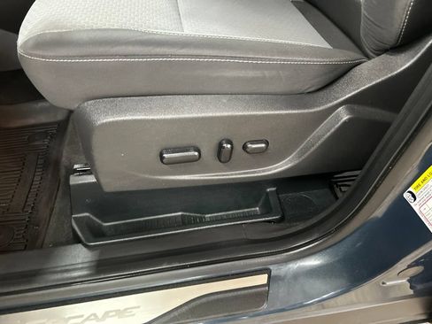 Used 2019 Ford Escape SE AWD/4WD image 12