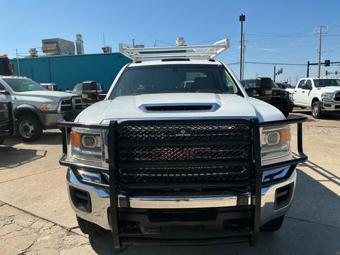 Used 2018 GMC Sierra 3500 4x4 Crew Cab w/ Sierra Convenience Package image 3