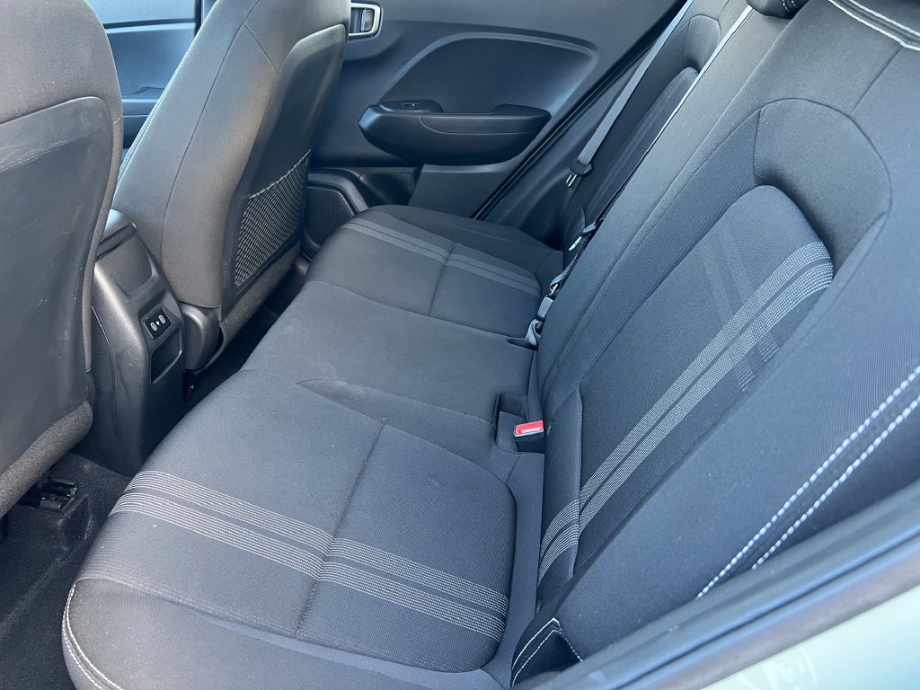 Used 2025 Hyundai Venue SEL FWD image 12