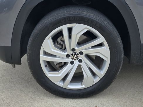 Used 2023 Volkswagen Atlas SE w/ Panoramic Sunroof Package AWD/4WD image 12