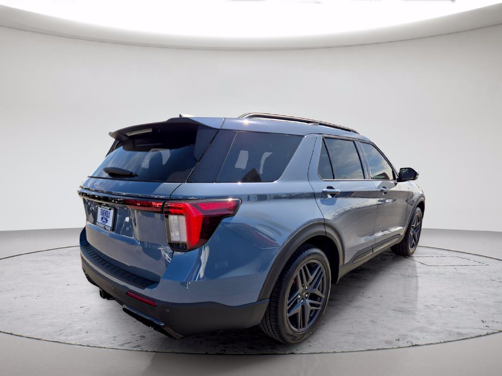 New 2027 Ford Explorer ST-Line w/ Premium Package RWD image 4