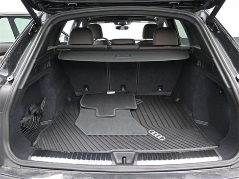 New 2025 Audi Q5 Premium image 12