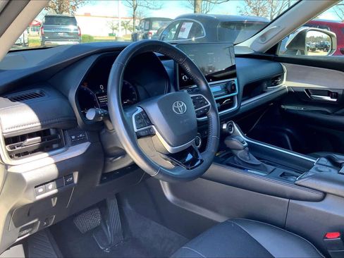 Used 2024 Toyota Grand Highlander Limited image 17
