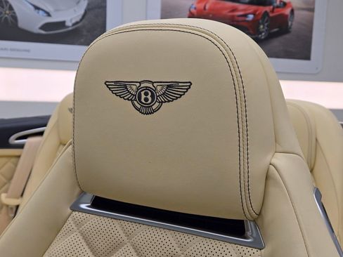 Used 2016 Bentley Continental GT image 26