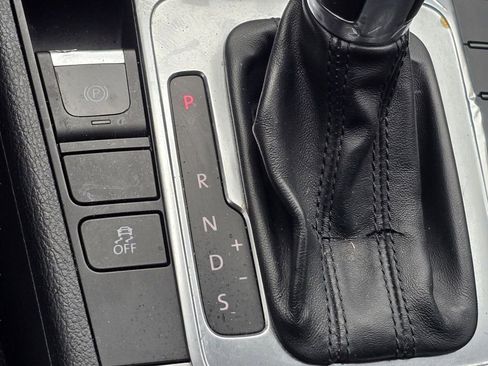 Used 2013 Volkswagen CC R-Line image 8