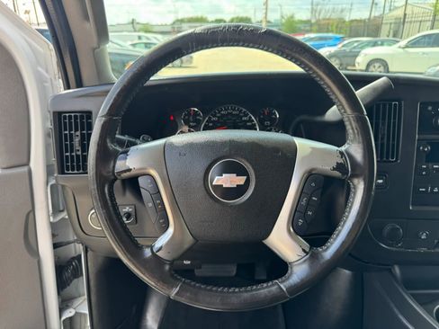 Used 2016 Chevrolet Express 3500 Extended image 42