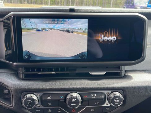 New 2026 Jeep Gladiator Sport image 18